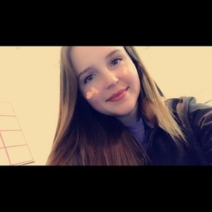 Meet your Posher, Courtney